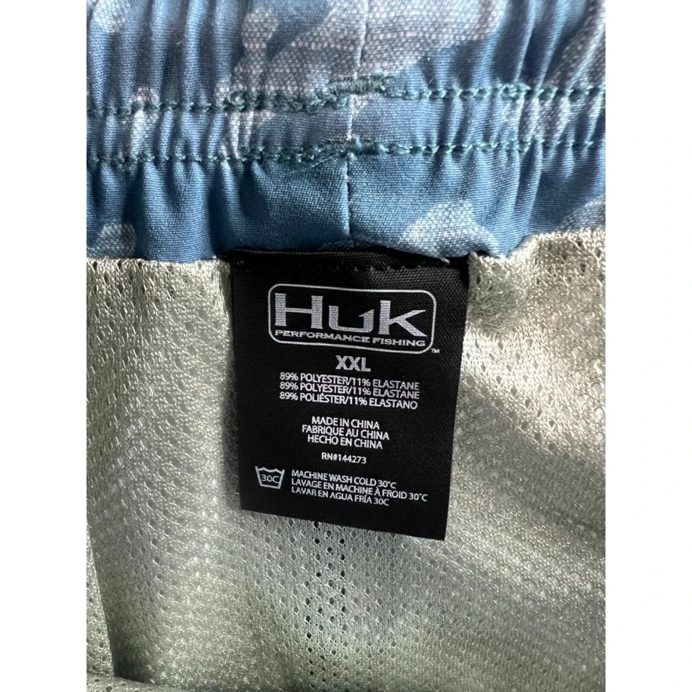 Huk Pursuit Running Lakes Volley Swim Shorts Mens XXL Blue Camo 5.5 Inseam NWT
